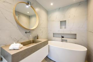 Outstanding new villa with great pool area and panoramic sea view - 2