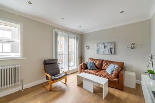 Modern and Stylish 1 Bed Apartment, Tower Bridge - London - 3