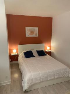 Studio 27m² - centre-ville - parking privé - Tt équipée - 1km Gare TGV - 4
