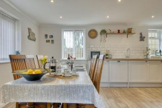Manor Close Cottage - 3