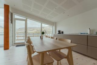 Seaside Nest - Charming Waterfront Retreat - Vestmanna - 2