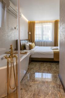 HIDDEN BANK: Cash - 9