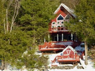 Catskills Lakefront Escape with Hot Tub - Monticello - 3