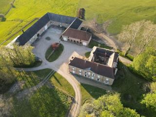 Maison au milieu d'un parc - Le Donjon - 7