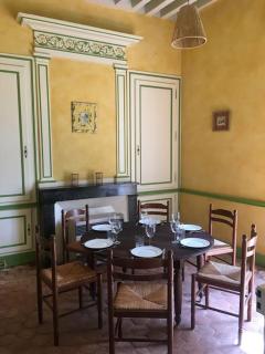 Maison au milieu d'un parc - Le Donjon - 2