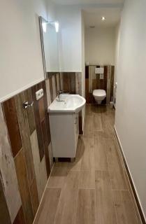 Gemütliches Zweibett-Zimmer in Schleswig-Holstein - ideal für Monteure und Geschäftsreisende, Gemeinschaftsbad Zimmer Nr 5 - Groß Vollstedt - 2