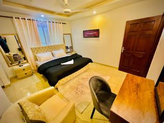 Luxe and Family-friendly 2BHK - Islamabad - 5