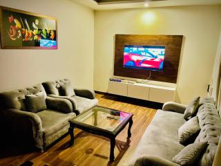Luxe and Family-friendly 2BHK - Islamabad - 0