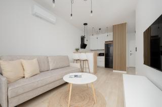 Stylish Apartments with Parking by Noclegi Renters - Warsaw - 3