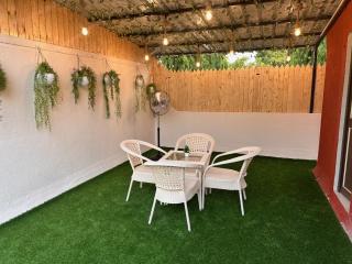 Aloha:Pvt BR with Huge Terrace Jacuzzi Lake view - Pune - 5