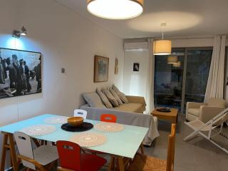 Stylish apt with Garden, Hilton area. near Metro - 0