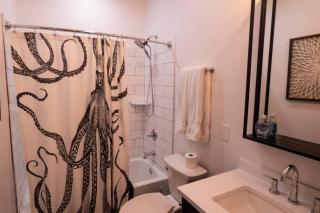 Modern Chalet with Hot Tub and Lake Access - 8