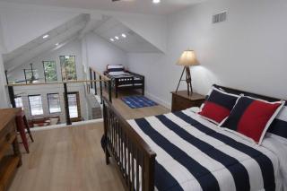 Modern Chalet with Hot Tub and Lake Access - Monticello - 4