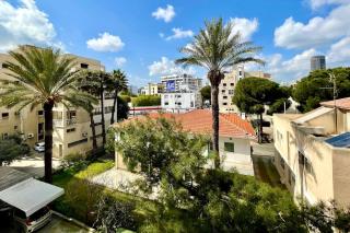 Platform 357 Romanou Apartment near Landmark Hotel - 4