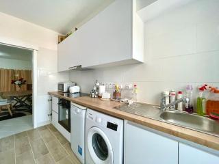 Platform 357 Romanou Apartment near Landmark Hotel - 1