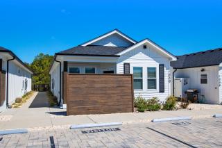 BC18B, Oh Whale, Oceanside, Comm Pool! Lighthouse Views! - Corolla - 8