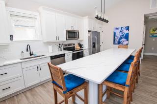 BC18B, Oh Whale, Oceanside, Comm Pool! Lighthouse Views! - Corolla - 2