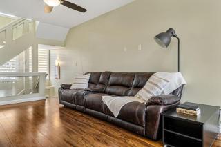 5 Bedroom House in McConachie, Near Anthony Henday, Sleeps 12, Backyard, Netflix, Free Parking - 5