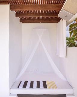 Boutique Condo, Ocean Views, Luxury Amenities - 2