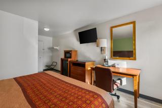 Americas Best Value Inn - Lincoln Airport - 1