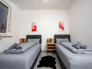Serviceroom24 - Apartment 3 in Recklinghausen WLAN - Smart-TV - 24-7 Check-in und Küche - Recklinghausen - 1