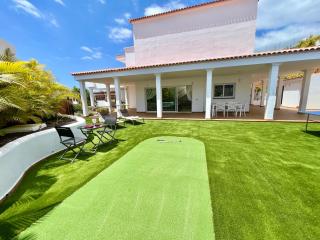 Villa Amorio a spacious modern getaway with a private heated pool & Sea Views - Adeje - 6
