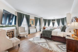 Beautiful Condo - King Bed - Free Waffle Breakfast - 6