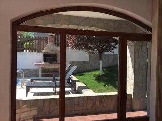 STUNNING VILLA with PRIVATE POOL - Kableshkovo - 5