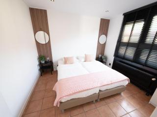 Spacious holiday home with terrace - Zevenhuizen - 9