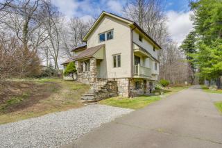 Charming Greenwich Escape Near Wooded Trails! - - 8