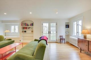 Charming Greenwich Escape Near Wooded Trails! - - 5