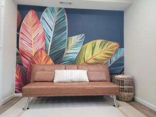 5 bedrooms with 4 Full Bath Fire Pit BBQ and Plush Amen on 1 2 acre - Silver Spring - 0