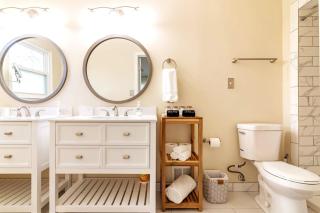 5 bedrooms with 4 Full Bath Fire Pit BBQ and Plush Amen on 1 2 acre - Silver Spring - 5