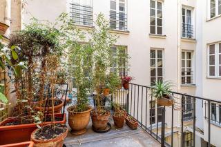 Chic Parisian Haven: Designer Apartment in the Heart of Paris - París - 8