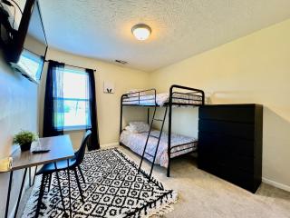 Benji's House - Monroe - 5