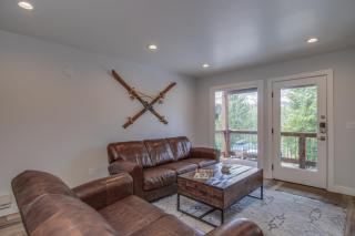 3BR with Mountain Views on FREE Bus Line - 5