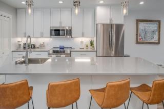 3BR with Mountain Views on FREE Bus Line - 1