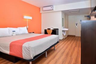 Days Inn by Wyndham Brawley - Brawley - 0