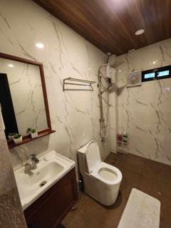 Cozy quiet 1BR loft type cabin with own minipool - - 3