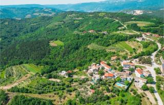 Istrian villa with four bedrooms, three bathrooms, private pool, table tennis, free Wi-Fi and parking, view of beautiful nature - Račički Brijeg - 1