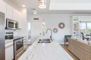 New Listing - Shrimp On Da Fly! - St. Helena Island - 2