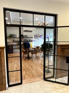 West Market Square View, Historic Hotel DTWN, King Bed, Room # 401 - Bangor - 5