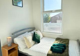Cosy 2 Bed Apt For Families With Free Parking - Liverpool - 9