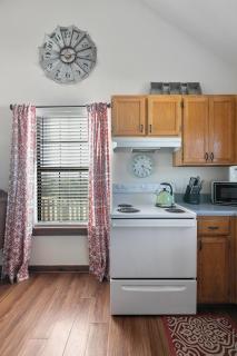 Cottage at Twin Oaks - Tivydale - 2