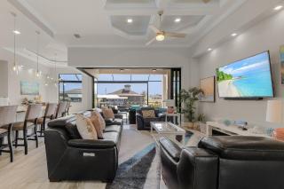 Gulf Access, Putting Green, Outdoor Kitchen, Heated Pool & Spa & MORE! - Villa Captain's Quarters - Matlacha - 1