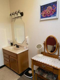 Alaska's Point of View Full Suite - 4