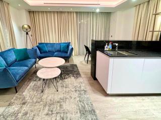 Avrora 2 Bedroom Luxury Apartment - London - 9