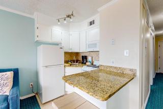 Seabreeze Retreat - Galveston - 4