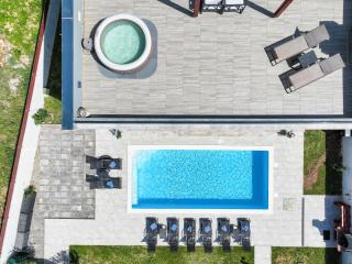 Villa Tia with heated pool & jacuzzi - 7