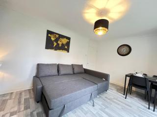 2 Bed Flat in Canary Wharf - London - 8